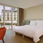 The Ritz-carlton, Hotel 5*
