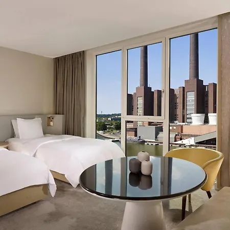 The Ritz-carlton, מלון 5*