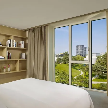 The Ritz-carlton, 호텔 5*