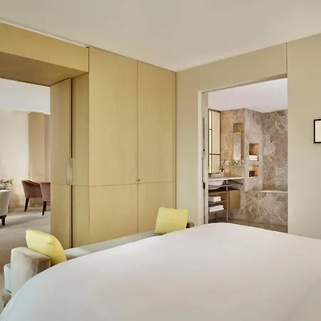 Отель The Ritz-carlton, 5*