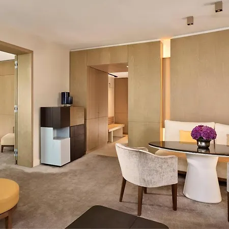 The Ritz-carlton, Hotel