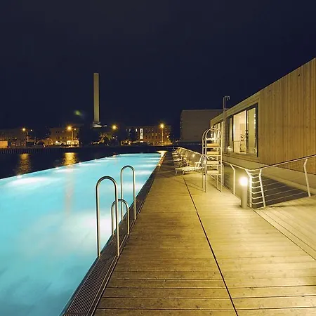 מלון The Ritz-carlton,