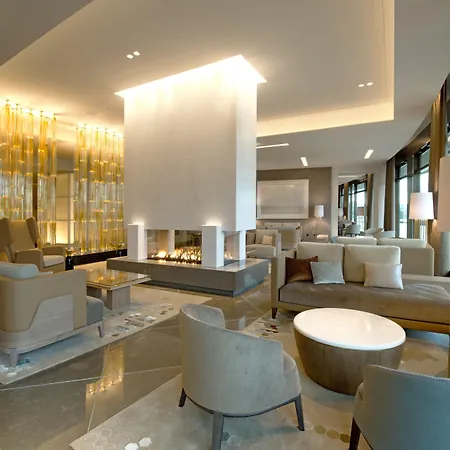 The Ritz-carlton, וולפסבורג