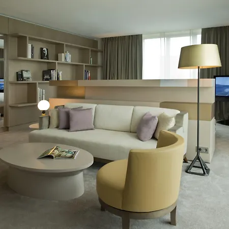 מלון The Ritz-carlton,