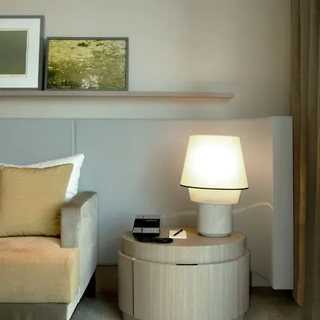 מלון The Ritz-carlton,