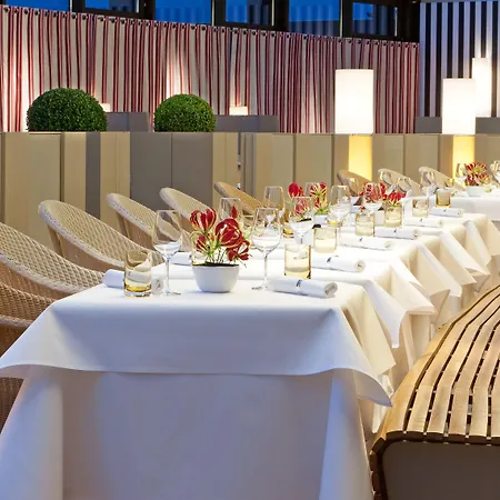 The Ritz-carlton, 호텔 5*