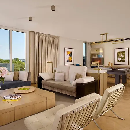 The Ritz-carlton, 5*