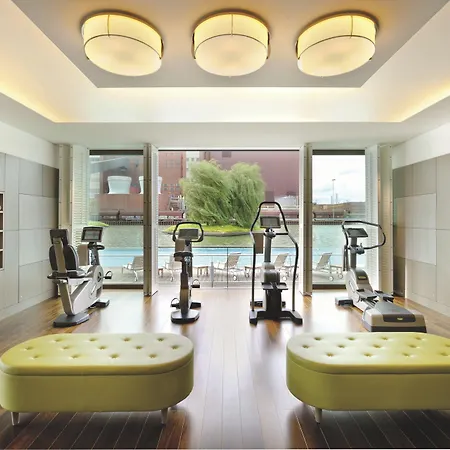 The Ritz-carlton, וולפסבורג