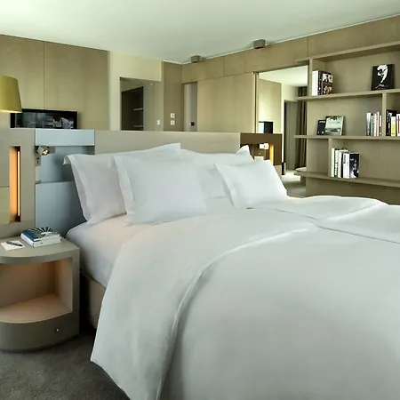 The Ritz-carlton,