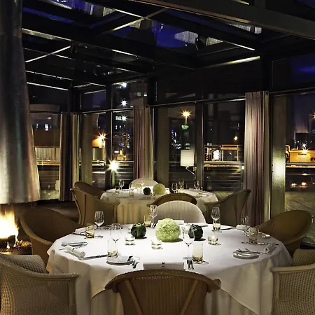 Hotel The Ritz-carlton,