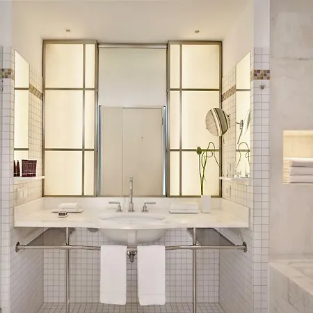 The Ritz-carlton, 5*