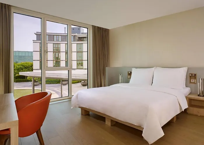 The Ritz-carlton, Hotel 5*