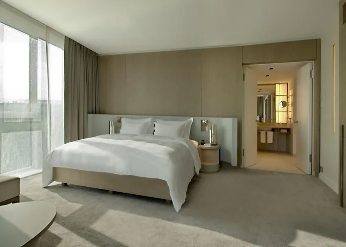 Hotel The Ritz-carlton, 5*