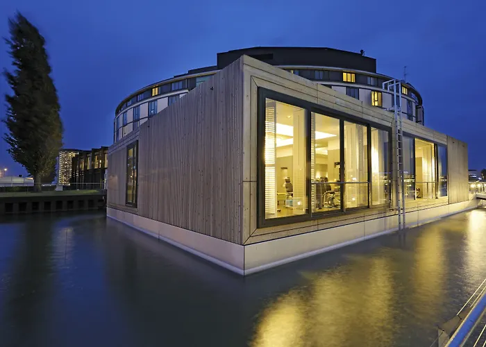 The Ritz-carlton, Hotel