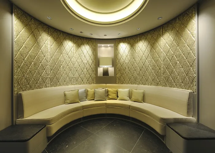 The Ritz-carlton, Hotel 5*