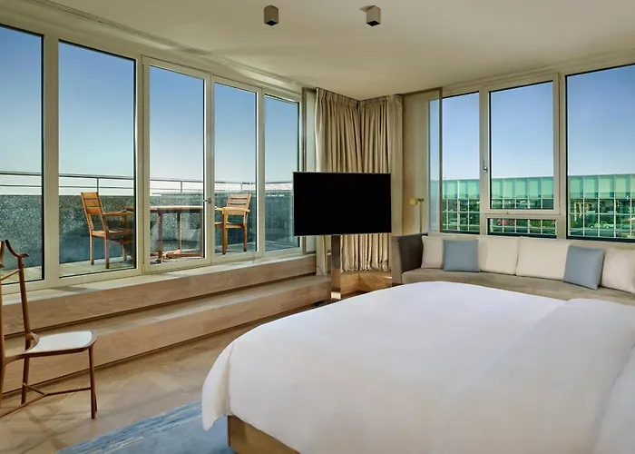 The Ritz-carlton, Hotel 5*